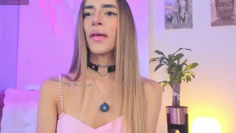 Snapshot of stormirusso chatting on 10.02.25 Mar online show from 10.02.25