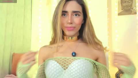 Snapshot of stormirusso chatting on 11.20.25 Mar online show from 11.20.25