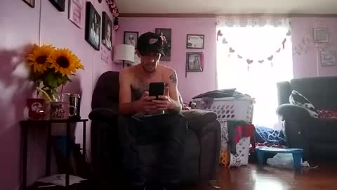 Snapshot of str33twyz3 chatting on 12.02.24 Streetwyze online show from 12.02.24