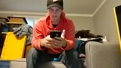 Snapshot of str33twyz3 chatting on 10.29.25 Streetwyze online show from 10.29.25