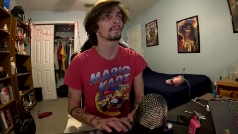 Snapshot of str8whiteboy21 chatting on 12.08.24 str8whiteboy21 online show from 12.08.24