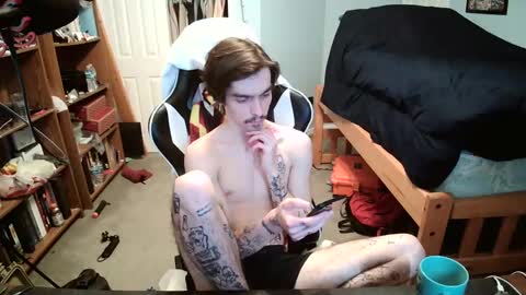 Snapshot of str8whiteboy21 chatting on 02.12.25 str8whiteboy21 online show from 02.12.25