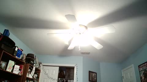 Snapshot of str8whiteboy21 chatting on 02.13.25 str8whiteboy21 online show from 02.13.25