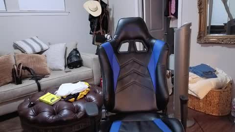 Snapshot of str8whiteboy21 chatting on 09.18.25 str8whiteboy21 online show from 09.18.25