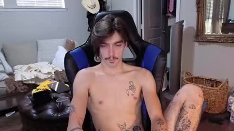 Snapshot of str8whiteboy21 chatting on 09.22.25 str8whiteboy21 online show from 09.22.25