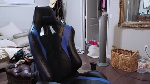 Snapshot of str8whiteboy21 chatting on 09.25.25 str8whiteboy21 online show from 09.25.25