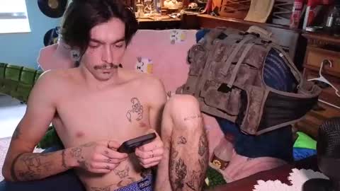 Snapshot of str8whiteboy21 chatting on 10.04.25 str8whiteboy21 online show from 10.04.25