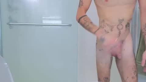 Snapshot of str8whiteboy21 chatting on 10.28.25 str8whiteboy21 online show from 10.28.25