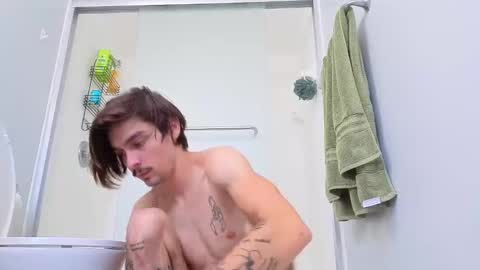 Snapshot of str8whiteboy21 chatting on 10.29.25 str8whiteboy21 online show from 10.29.25