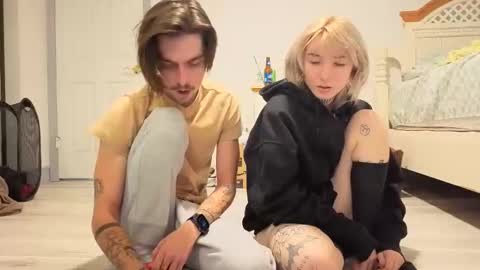 Snapshot of str8whiteboy21 chatting on 11.11.25 str8whiteboy21 online show from 11.11.25