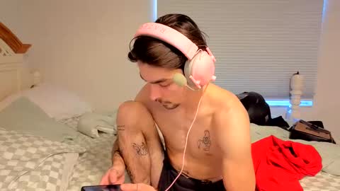 Snapshot of str8whiteboy21 chatting on 11.16.25 str8whiteboy21 online show from 11.16.25