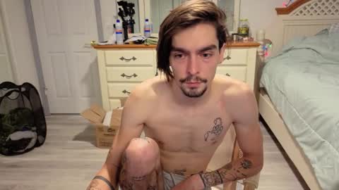 Snapshot of str8whiteboy21 chatting on 11.26.25 str8whiteboy21 online show from 11.26.25