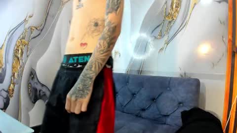 Snapshot of straightboy_nick chatting on 10.12.25 NICK online show from 10.12.25