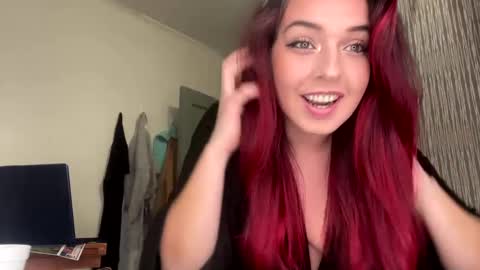 Snapshot of straightoutthetrailer chatting on 01.12.25 lucille beatrice luficer call me lucy online show from 01.12.25