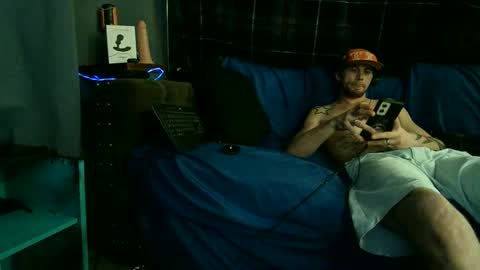 straitpipermann22 online show from 12.20.25