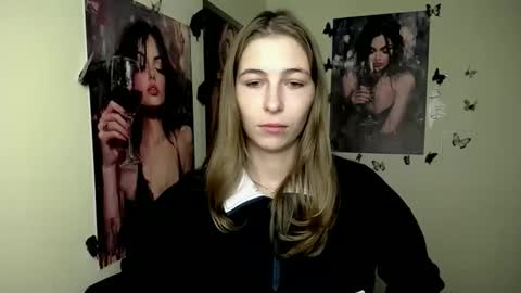 Snapshot of stranger_giirl chatting on 09.28.25 Amalia online show from 09.28.25