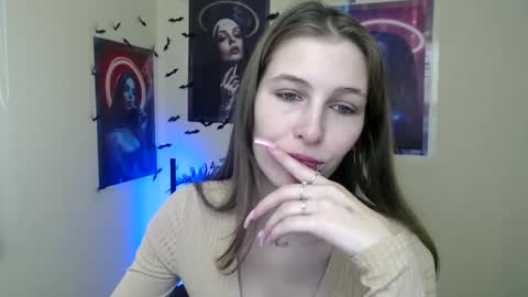 Snapshot of stranger_giirl chatting on 11.21.25 Amalia online show from 11.21.25