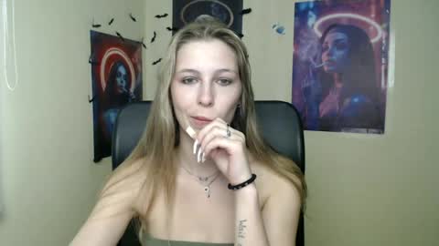 Snapshot of stranger_giirl chatting on 07.08.26 Amalia online show from 07.08.26