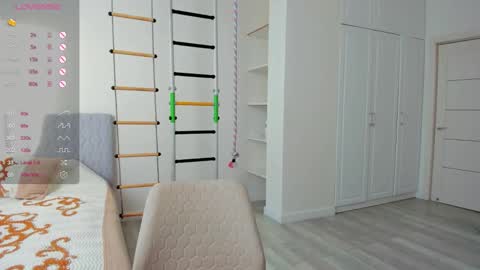 Laura online show from 02.04.26