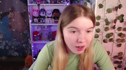 Juli online show from 02.27.25