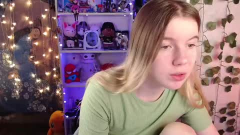 Juli online show from 02.28.25