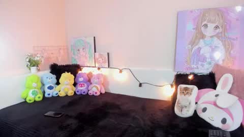 strawberry_kitty_ online show from 12.15.25