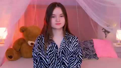 Snapshot of strawbunnybite chatting on 07.05.26 Bunny online show from 07.05.26
