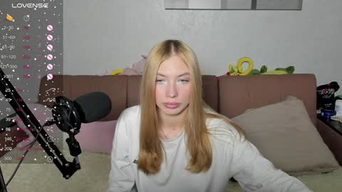 Snapshot of streis_mua chatting on 01.18.25 Streis open pvt online show from 01.18.25