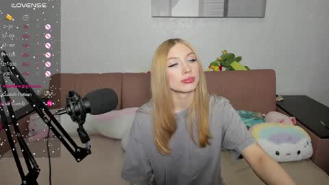 Snapshot of streis_mua chatting on 01.28.25 Streis open pvt online show from 01.28.25