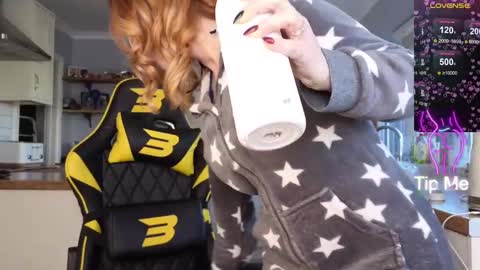 Snapshot of stripmequick chatting on 01.30.25 Amorina online show from 01.30.25