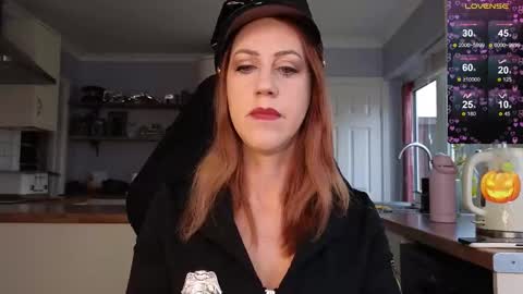 Snapshot of stripmequick chatting on 10.31.25 Amorina online show from 10.31.25