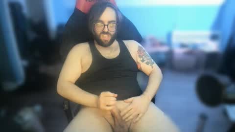 Snapshot of strokingslow420 chatting on 12.15.25 Johnny online show from 12.15.25