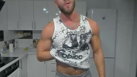 Strong Arni online show from 02.09.25