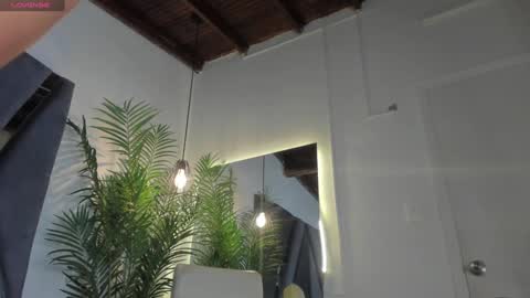 Snapshot of strong_girl_ chatting on 12.27.24 Alexa online show from 12.27.24