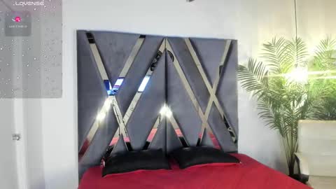 Snapshot of strong_girl_ chatting on 10.15.25 Alexa online show from 10.15.25