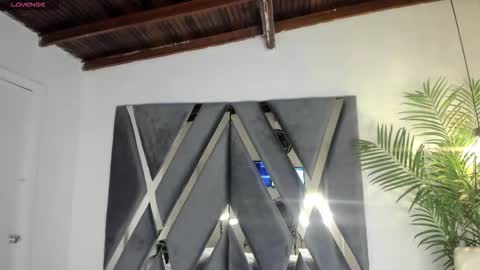 Snapshot of strong_girl_ chatting on 11.26.25 Alexa online show from 11.26.25