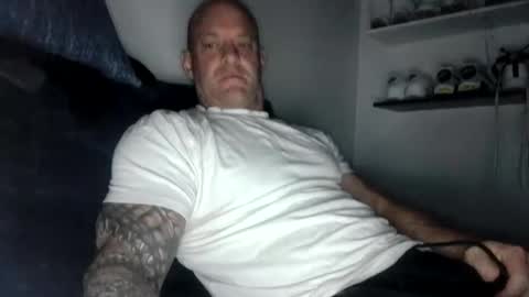 Snapshot of strongandhard073 chatting on 03.09.25 StrongAndHard online show from 03.09.25