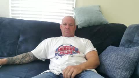 Snapshot of strongandhard073 chatting on 09.20.25 StrongAndHard online show from 09.20.25