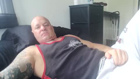 Snapshot of strongandhard073 chatting on 10.07.25 StrongAndHard online show from 10.07.25