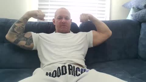 Snapshot of strongandhard073 chatting on 10.13.25 StrongAndHard online show from 10.13.25