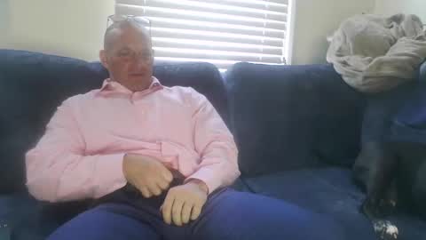 Snapshot of strongandhard073 chatting on 11.04.25 StrongAndHard online show from 11.04.25