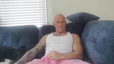 Snapshot of strongandhard073 chatting on 11.09.25 StrongAndHard online show from 11.09.25