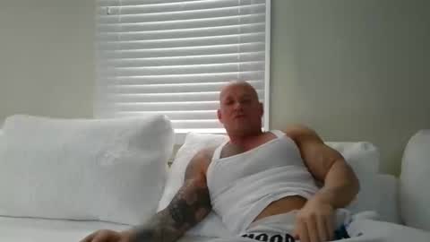 Snapshot of strongandhard073 chatting on 12.17.25 StrongAndHard online show from 12.17.25