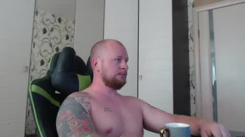 Snapshot of strongass18 chatting on 06.23.26 Alex online show from 06.23.26