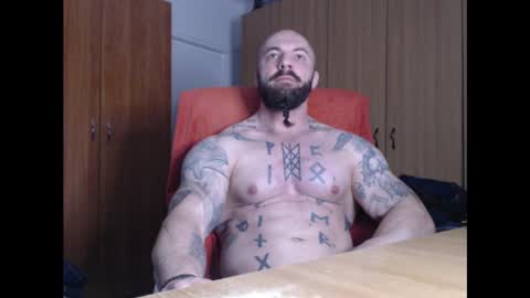 Snapshot of strongivan chatting on 01.04.25 StrongIvan online show from 01.04.25