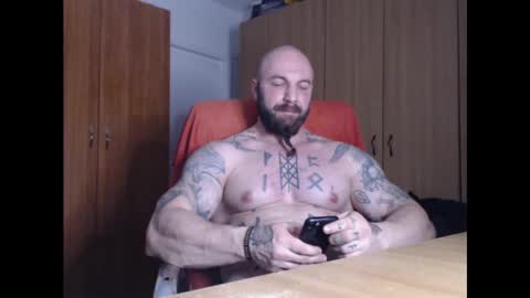 Snapshot of strongivan chatting on 01.06.25 StrongIvan online show from 01.06.25