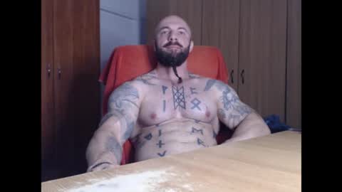 Snapshot of strongivan chatting on 09.22.25 StrongIvan online show from 09.22.25