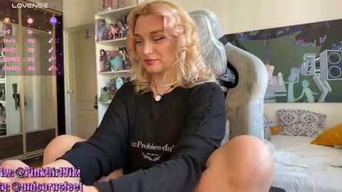 Snapshot of strupedsunicorns chatting on 02.21.25 goddess online show from 02.21.25