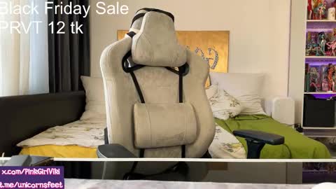 Snapshot of strupedsunicorns chatting on 11.25.25 goddess online show from 11.25.25