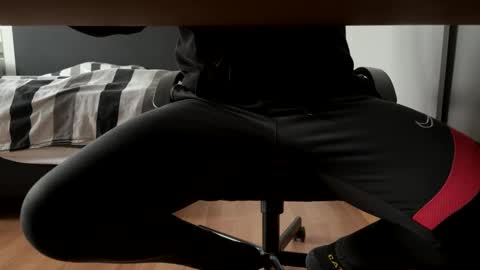 Snapshot of stud_slut69 chatting on 12.30.24 stud_slut69 online show from 12.30.24